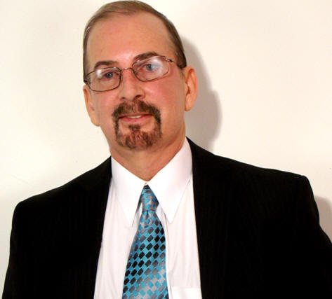 LIC. GLENN MCBRIDE
